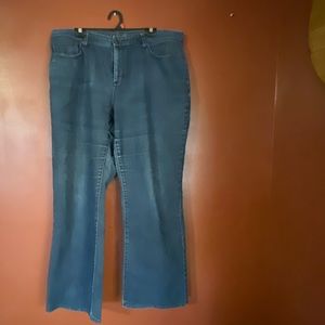 Cato Premium Women’s Jeans. “mom” jeans straight leg 18W